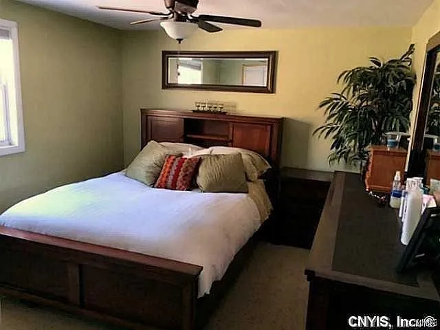 3 bed, 1.0 bath, 1325 sqft, $1,700 — Photo 4