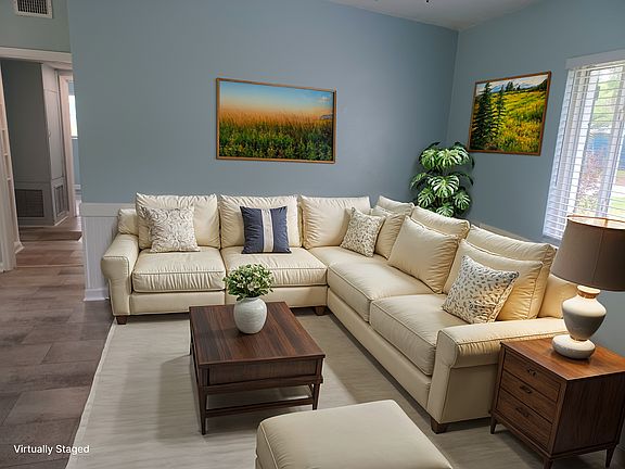 5th image of 8418 Brackridge Blvd S #1