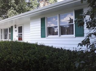 5704 Whitmore St, Omaha, NE 68152
