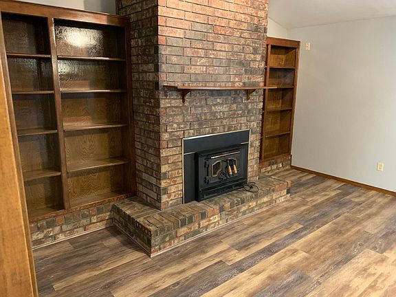 L/room fireplace