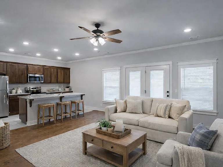 Sycamore Heights Townhome — Photo 23
