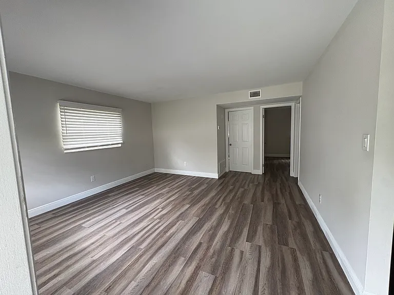 14618 N 43rd St — Photo 5
