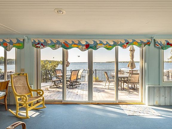 3rd image of 6005 Lake Shore Dr