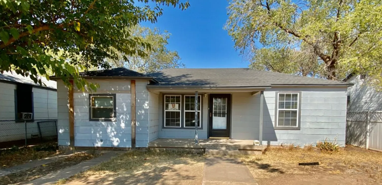 $0 First Month's Rent / $0 Deposit at Move-in — Photo 1