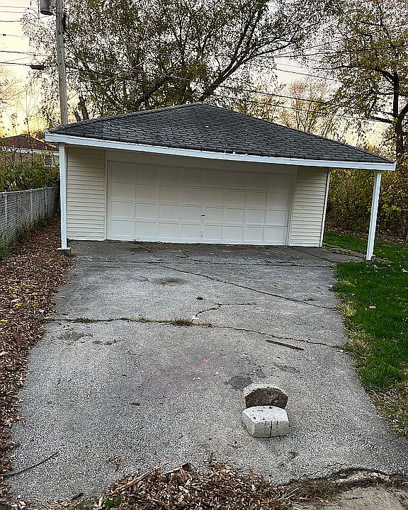 2nd image of 14420 University Ave