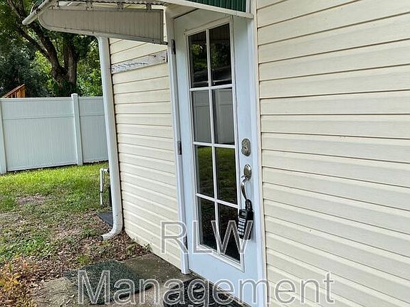 2nd image of 711 N Rockingham Ave