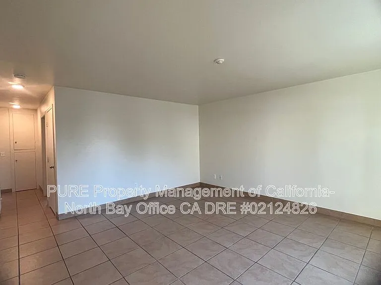2555H W Steele Ln — Photo 5