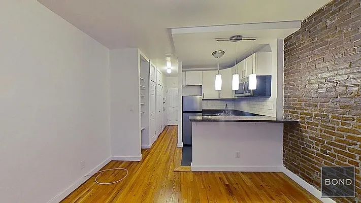 Rented by Bond New York | media 3