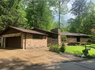 2110 Geary Rd, South Charleston, WV 25303