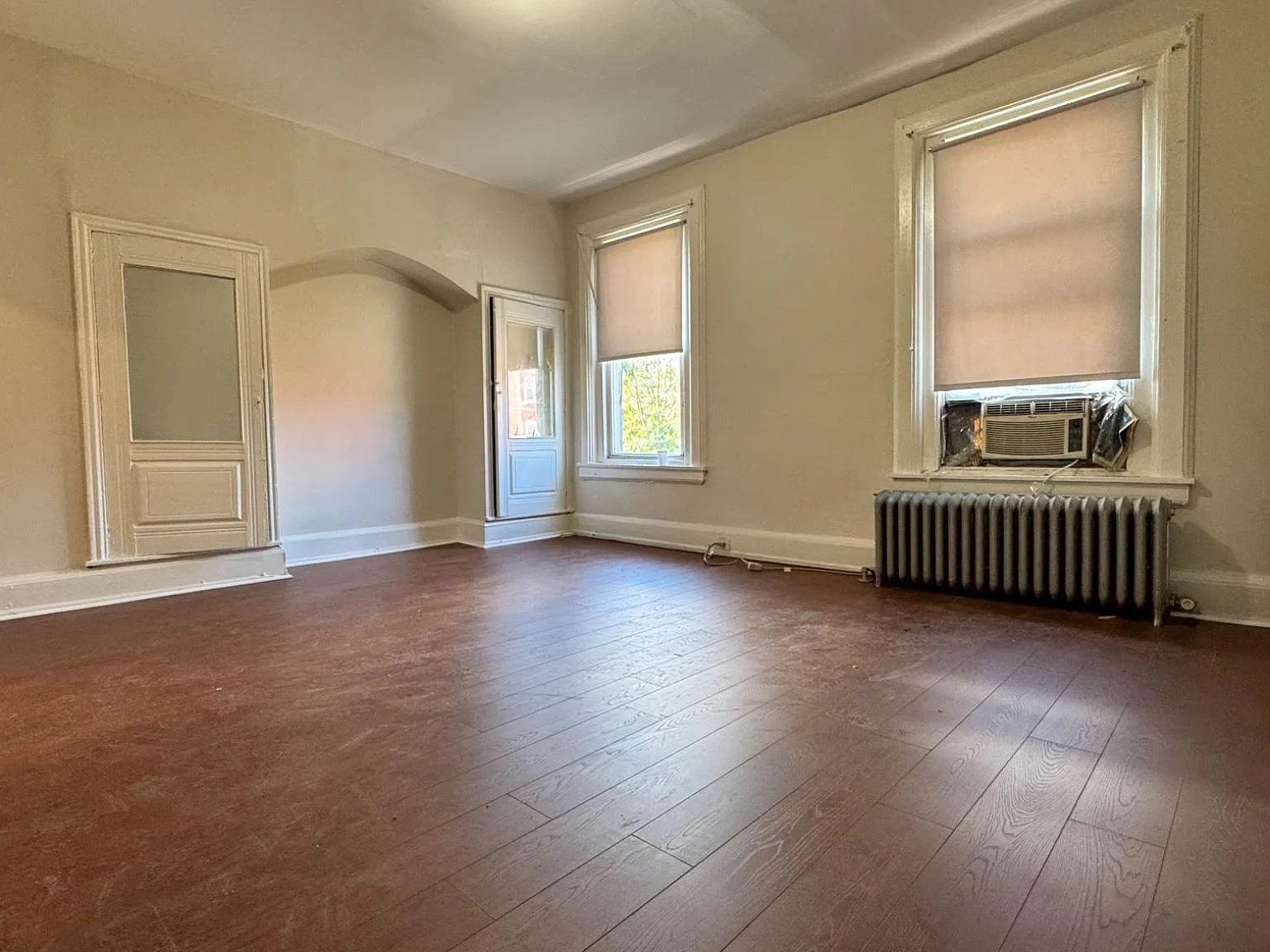 2 bed, 1.0 bath, 2556 sqft, $1,100 — Photo 3