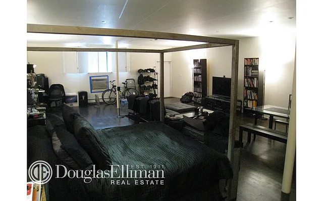 Rented by Douglas Elliman | media 22