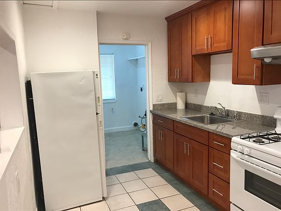 5th image of 289 San Antonio Ct #B