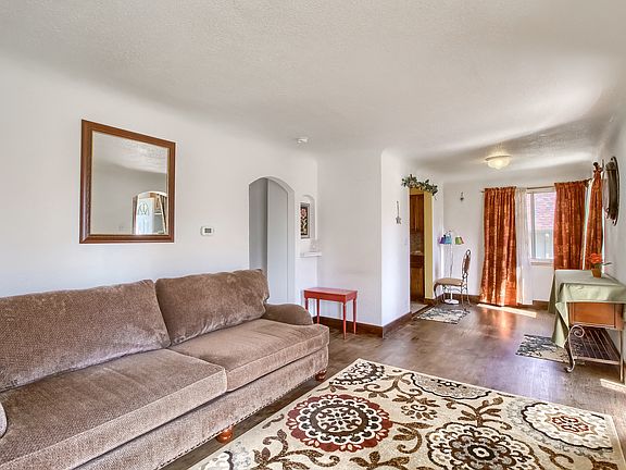 3rd image of 215 S Knox Ct