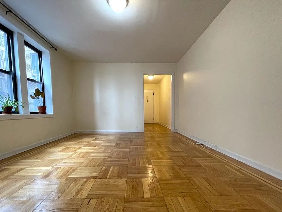 1st image of 1332 Riverside Dr APT 33
