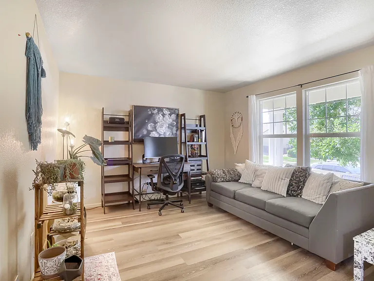 4333 Mount Lincoln St — Photo 3