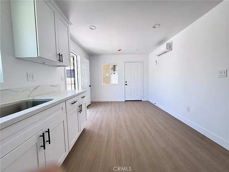 2218 Continental Ave — Photo 5