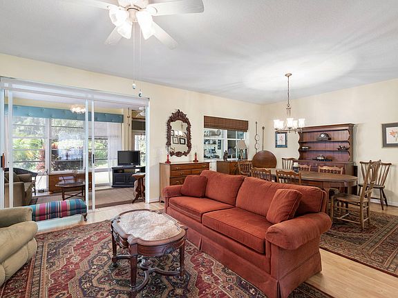 4th image of 1851 Westhampton Ct