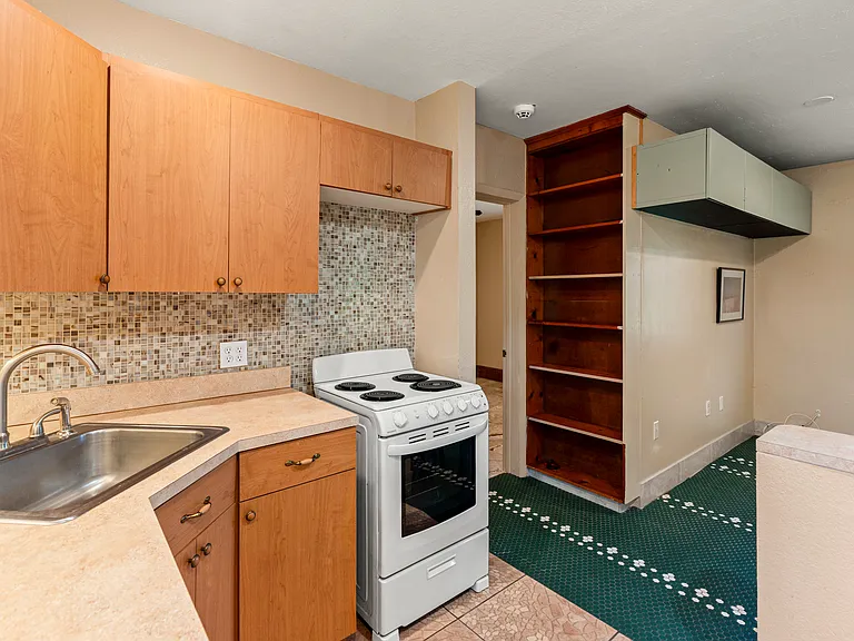 5709 Lake Le Clare Rd — Photo 5