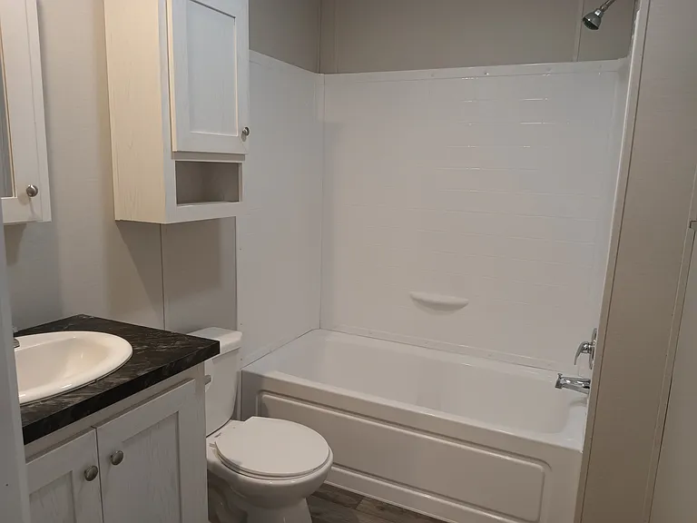 Linden Place — Photo 26