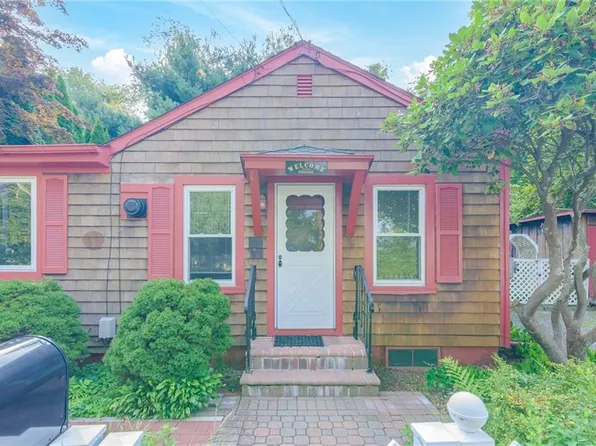 316 Middlebridge Rd, South Kingstown, RI 02879