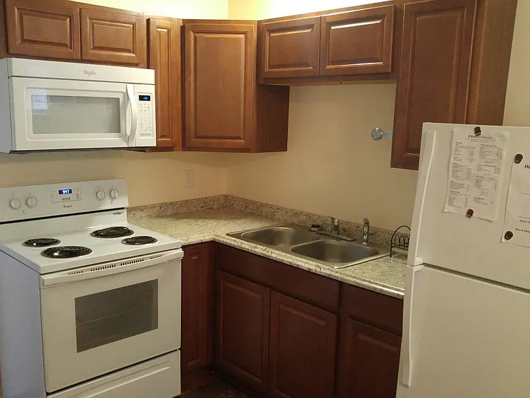 1220 Adams St #2 — Photo 7