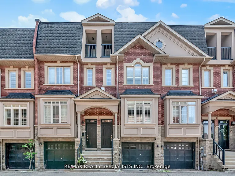 7 Streight Ln — Photo 1