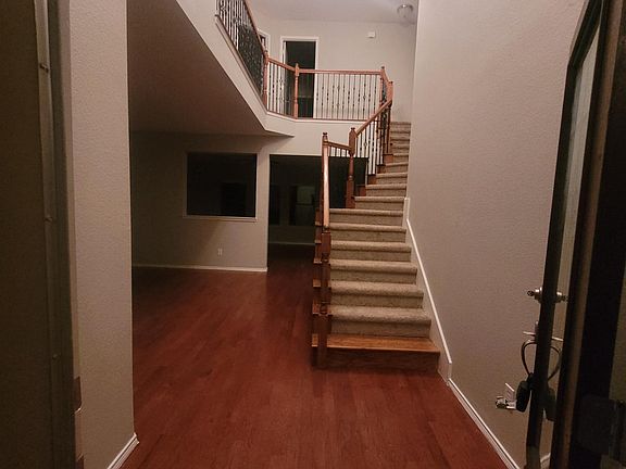 Welcome home entry wall from front door