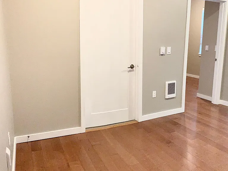 460 NE Simpson St #C — Photo 5