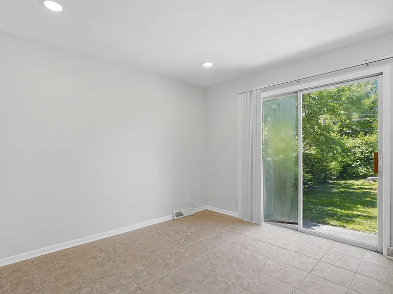 405 Brewer Dr #B — Photo 10
