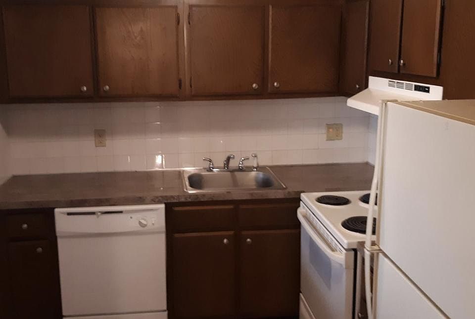 2nd image of 237 18th St #303