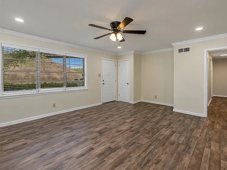 3 bed, 1589 sqft, $1,800 — Photo 2