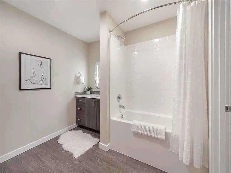 2x2 | Bath