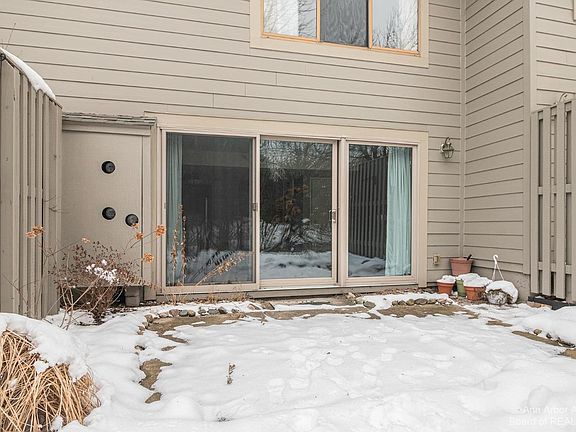 4th image of 745 Peninsula Ct