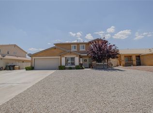 13833 Dos Palmas Rd, Victorville, CA 92392