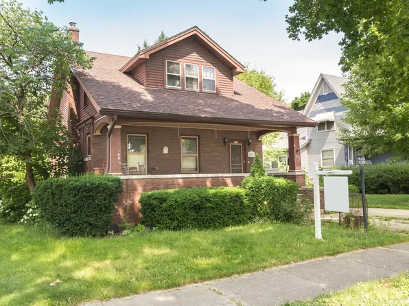 830 Bellevue Ave, Elgin, IL 60120