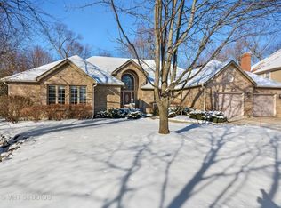 1013 Thoroughbred Cir, St Charles, IL 60174