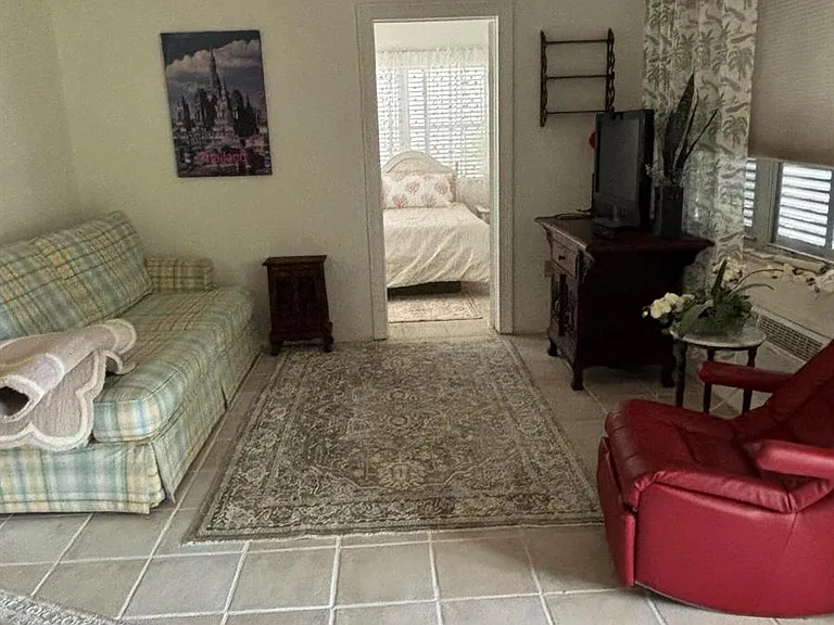 209 Saint Lucie Blvd — Photo 1