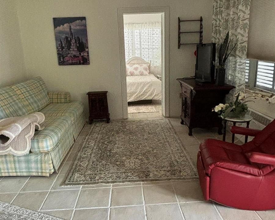 1st image of 209 Saint Lucie Blvd