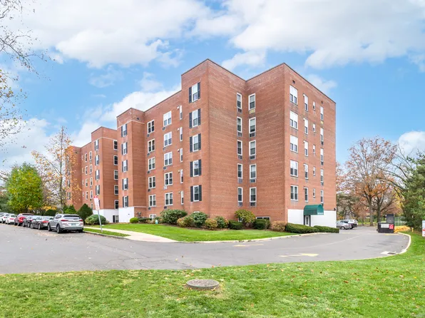 7 4th Street #2G, Stamford, CT 06905