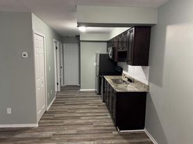 4800 Broadview Rd, Cleveland, OH