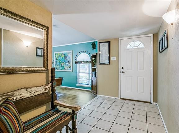 3rd image of 5000 Green Oaks Dr