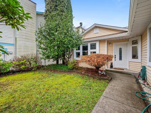 11937 237a St, Maple Ridge, BC V4R 1V9