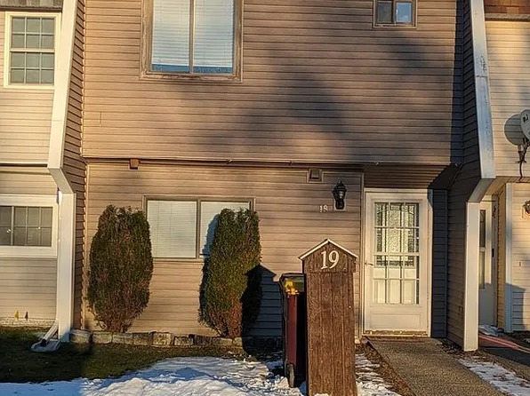 19 Tenandaho Ln, Mechanicville, NY 12118