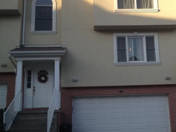 274 Palisades Dr, Morgantown, WV 26508