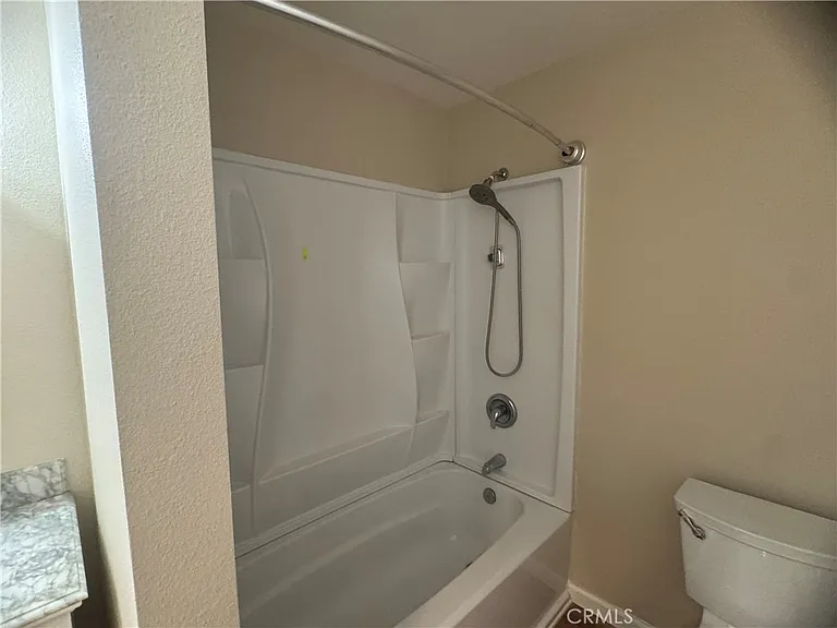 2100 Kennedy Ave — Photo 25