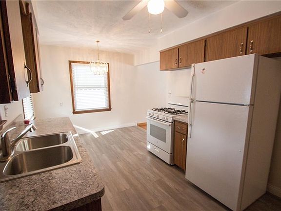 4th image of 31102 Royalview Dr