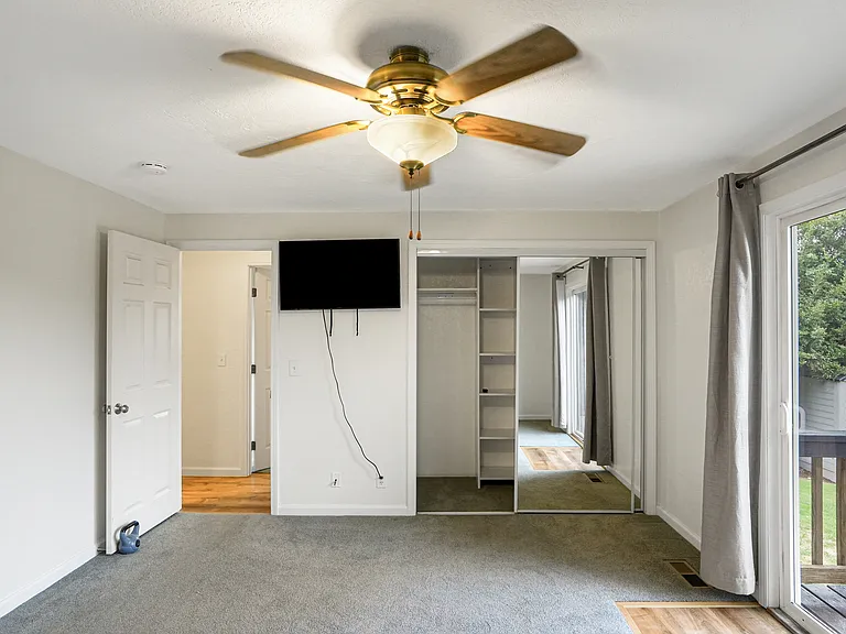 2560 Nautilus Ave NW — Photo 20
