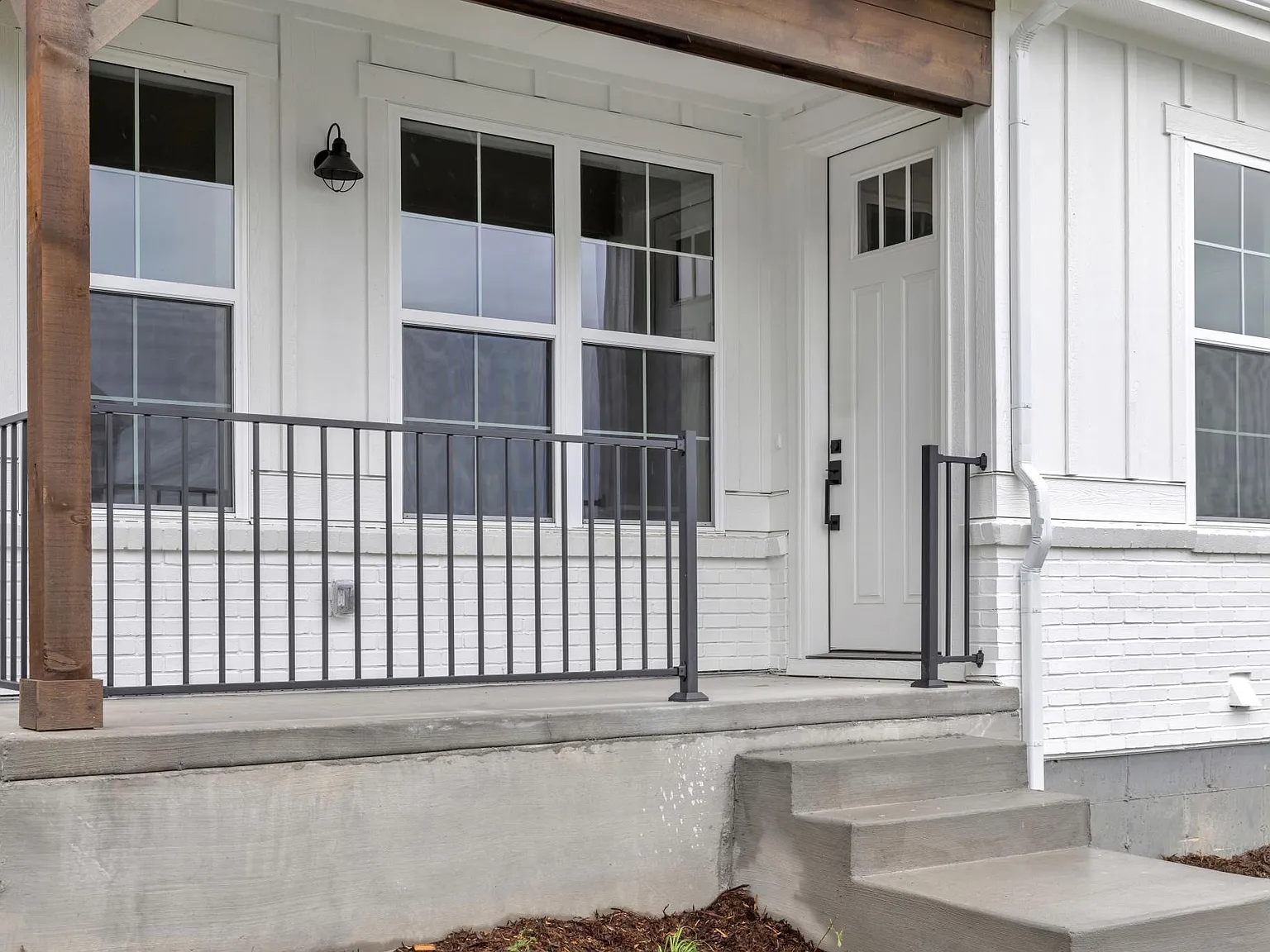 4 bed, 3.5 bath, 2208 sqft, $2,800 — Photo 4