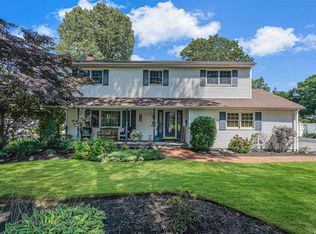 11 Sunhill Rd, Nesconset, NY 11767