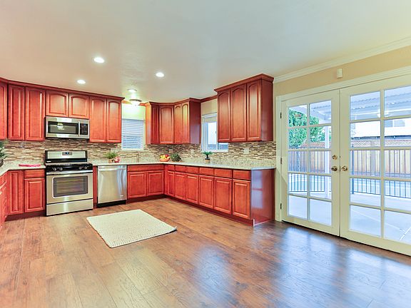 2nd image of 272 Bluefield Dr